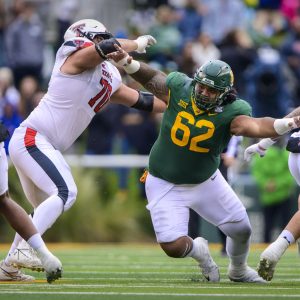 Big men, big battle: WVU's Frazier, Baylor's Ika in the spotlight